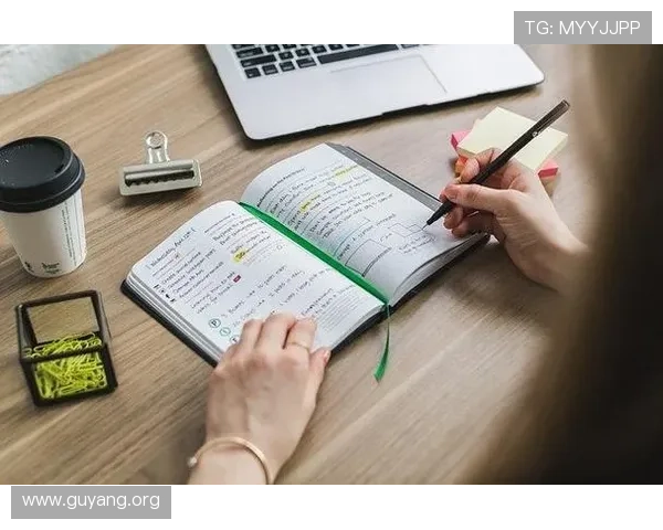 亚星数字站的SEO优化策略与关键词布局实战经验